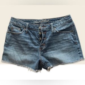 Women’s Universal Thread High-Rise Jean Shorts, size 4/27